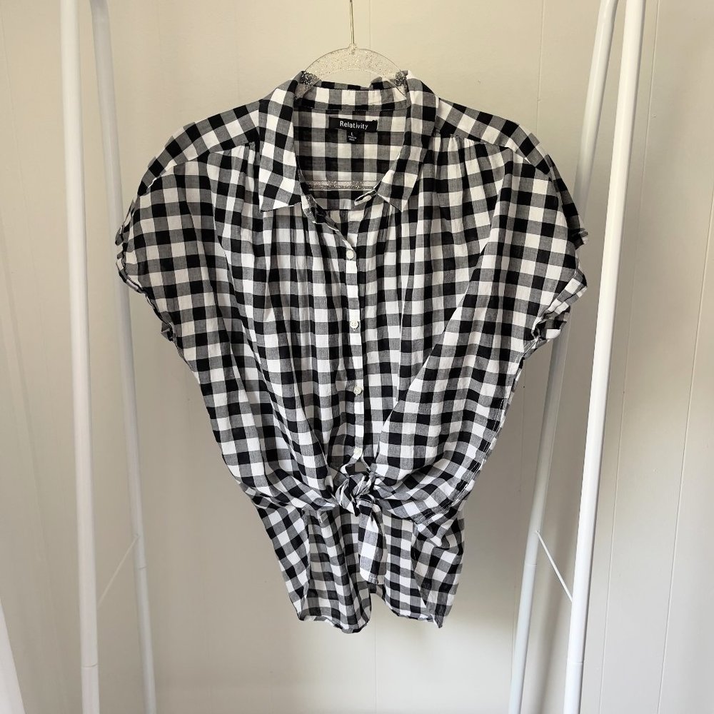 Relativity Black White Check Short Sleeve Top L